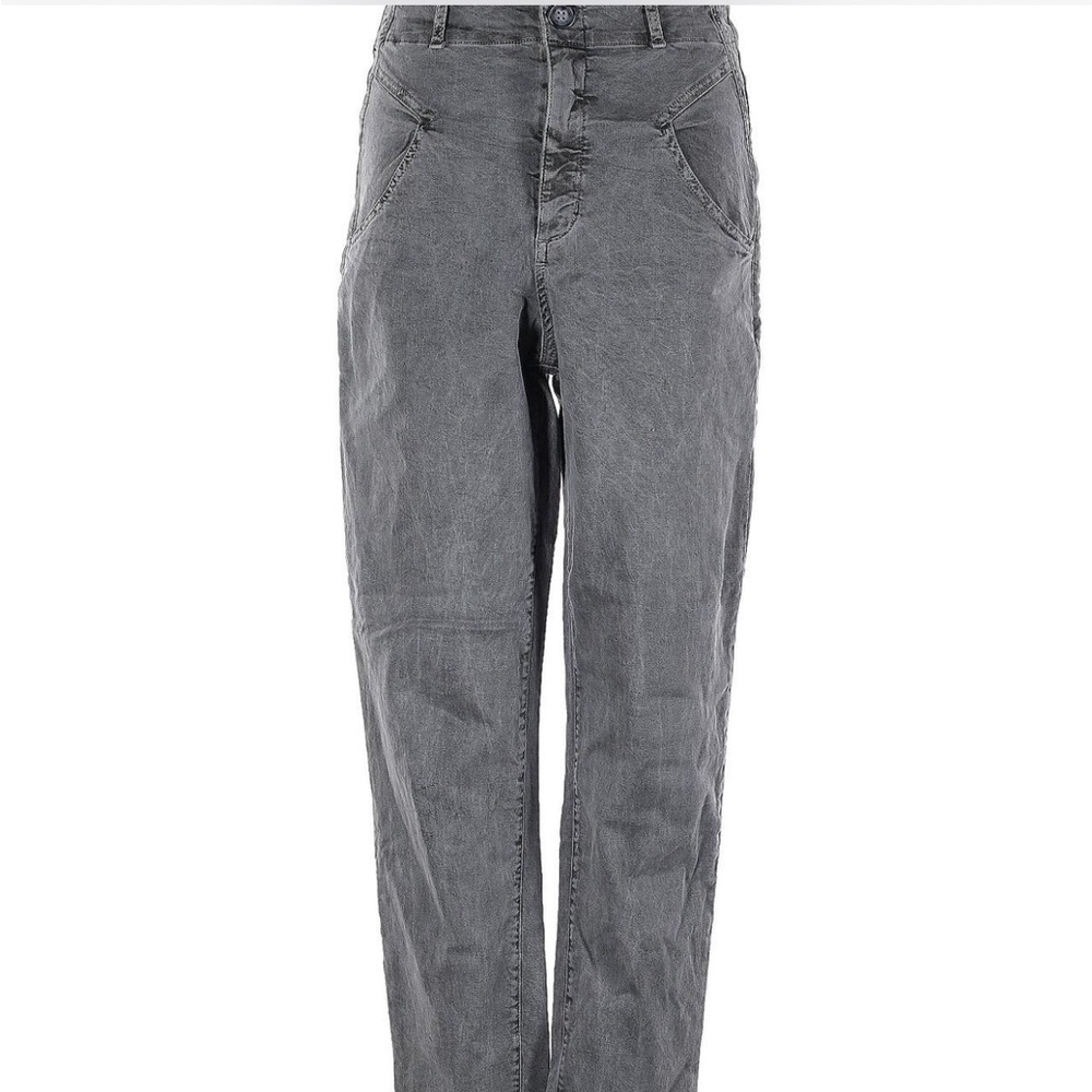 Amadi gray high rise pant with dimple texture detail. Thin fabric. Worn.